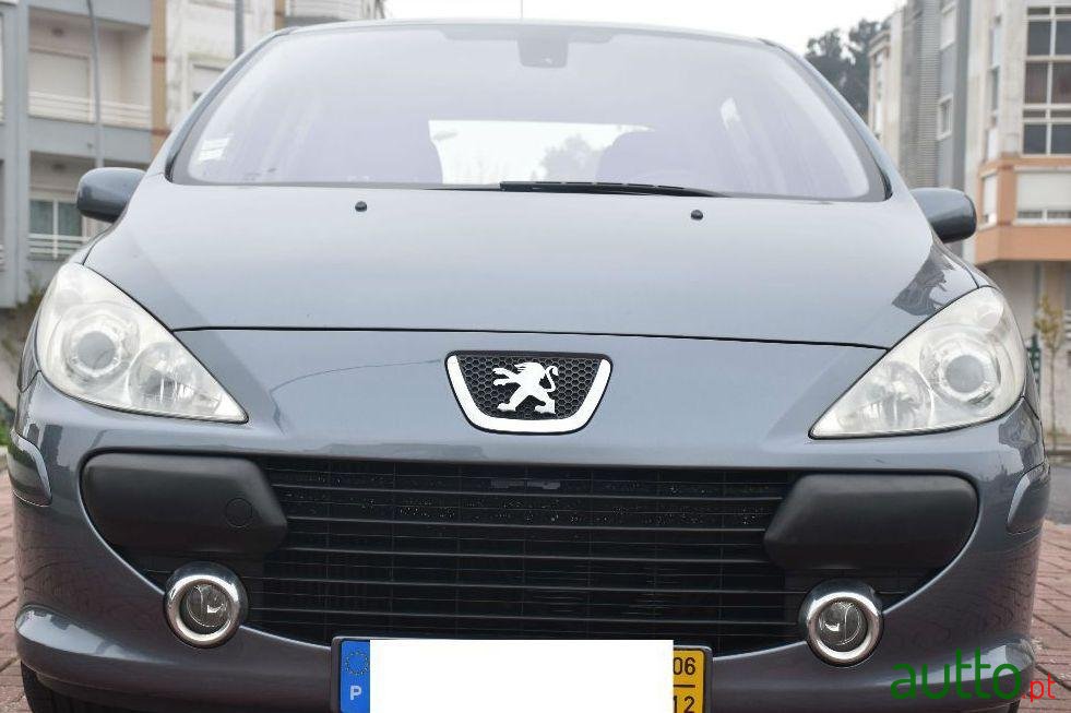 2006' Peugeot 307 1.6 Hdi Executive photo #1