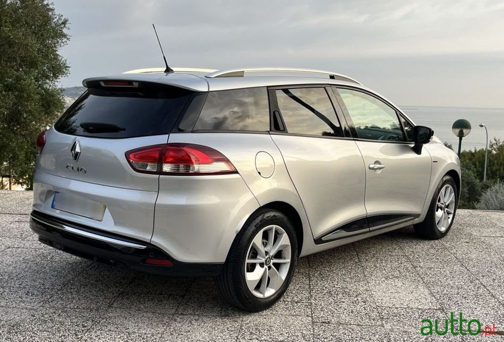 2018' Renault Clio Sport Tourer photo #3
