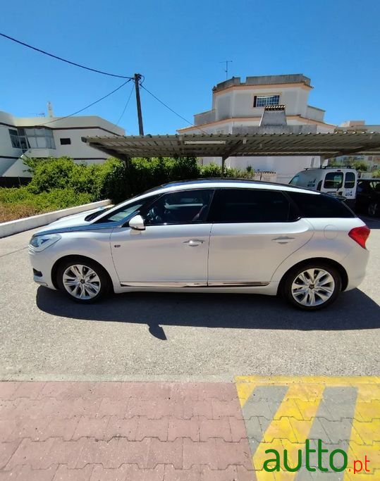 2012' Citroen DS5 photo #1