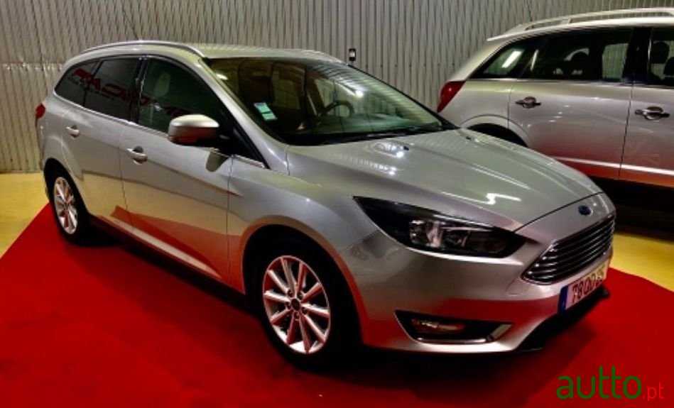 2015' Ford Focus Sw photo #1