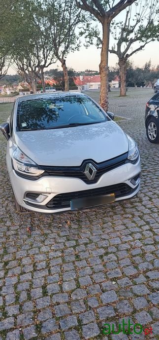2019' Renault Clio photo #1