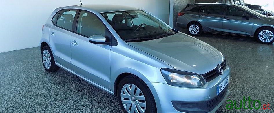 2011' Volkswagen Polo photo #1