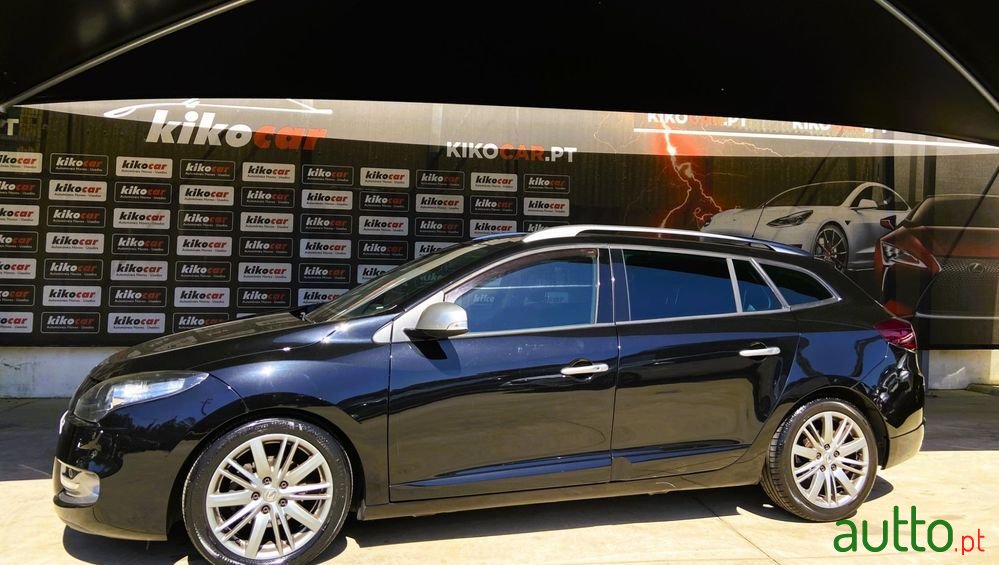 2012' Renault Megane Sport Tourer photo #5