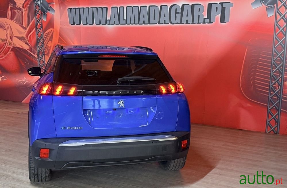 2021' Peugeot e-2008 photo #4