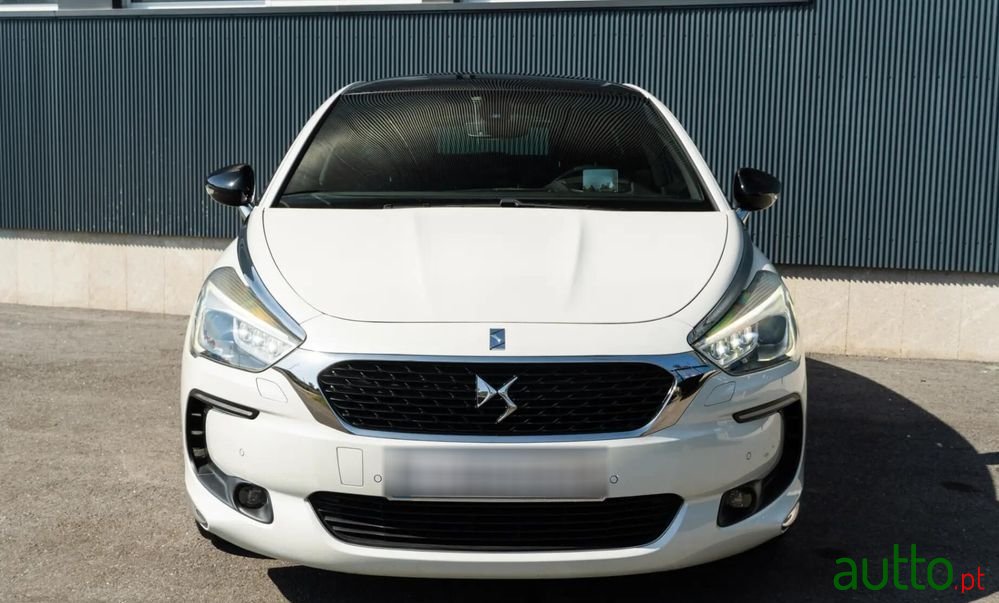 2016' DS Automobiles Ds5 photo #2