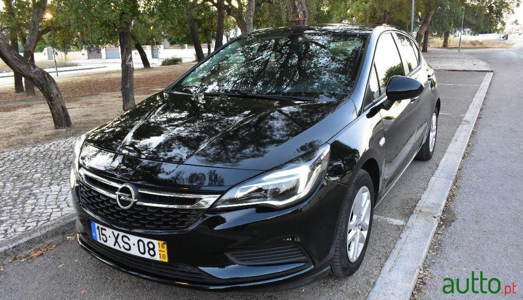 2016' Opel Astra photo #2