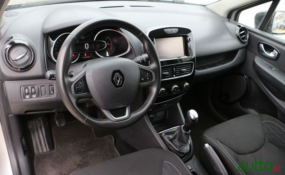 2018' Renault Clio 0.9 Tce Limited photo #2