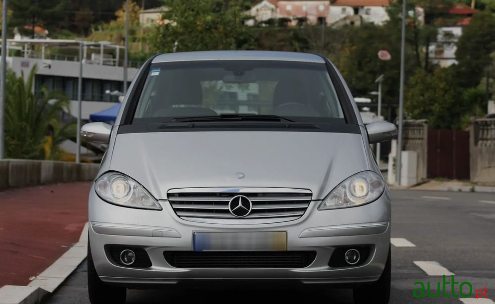 2006' Mercedes-Benz A 180 photo #2