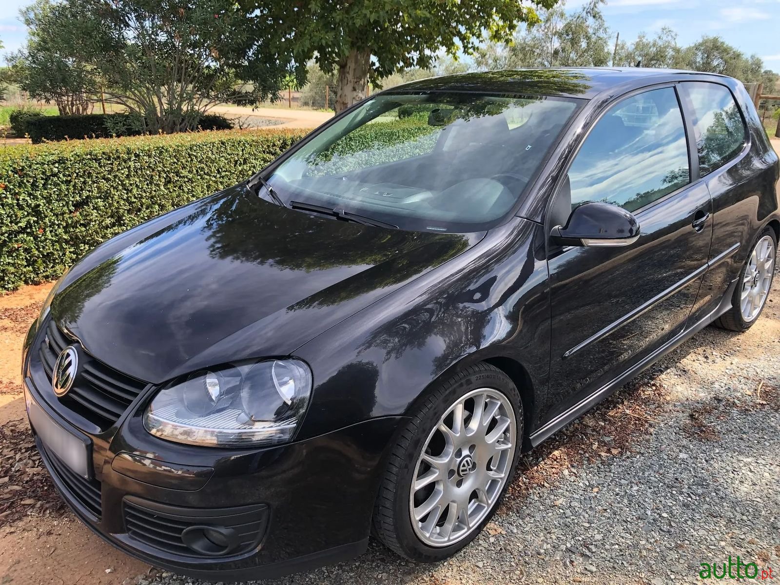 2007' Volkswagen Golf photo #1