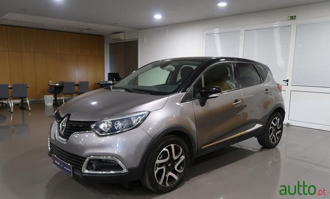 2015' Renault Captur photo #1