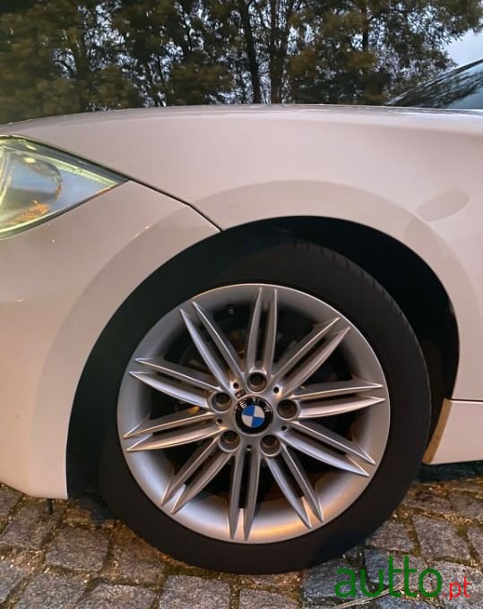 2009' BMW 118 photo #4