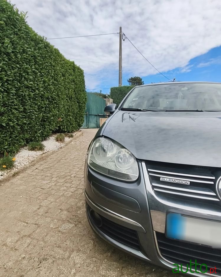 2008' Volkswagen Jetta photo #2