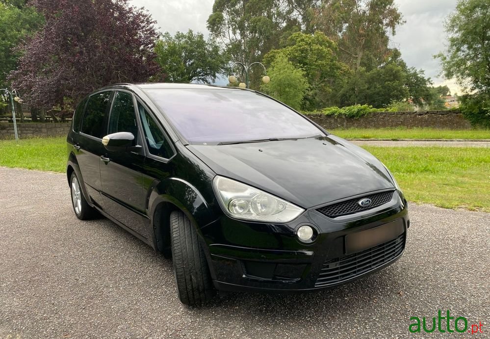 2010' Ford S-Max photo #2