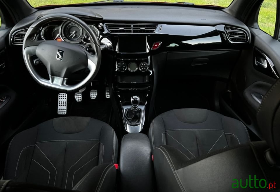 2017' DS Automobiles Ds3 photo #3