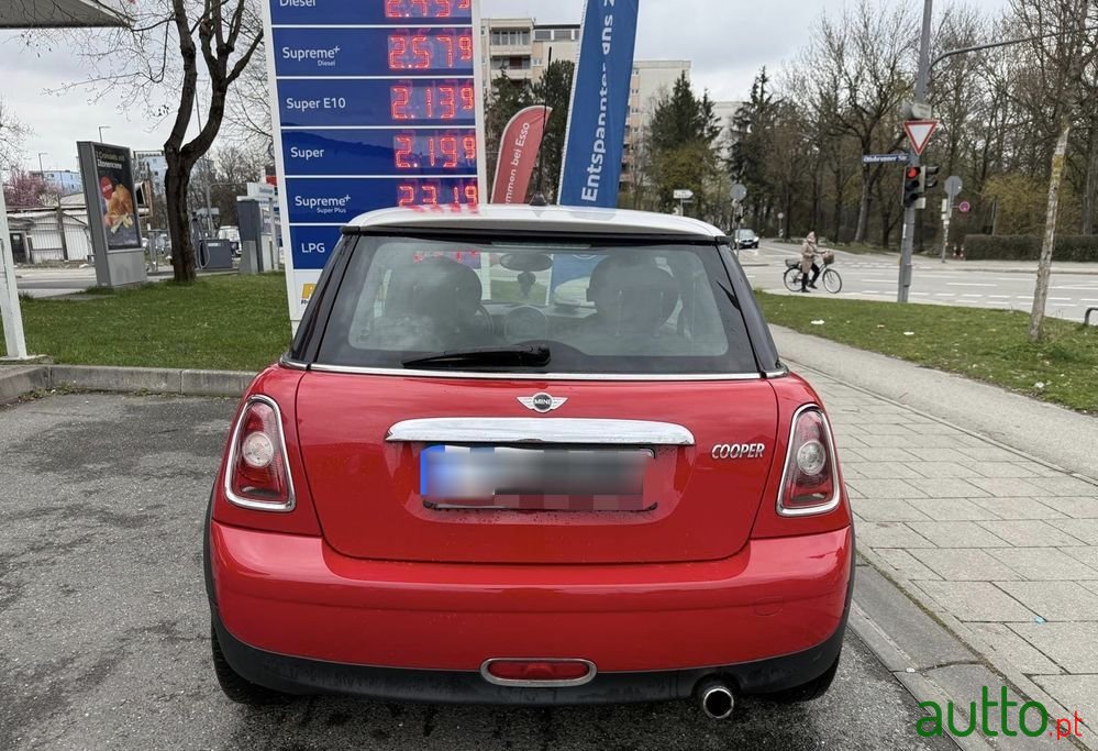 2009' MINI Cooper 3 Portas photo #5