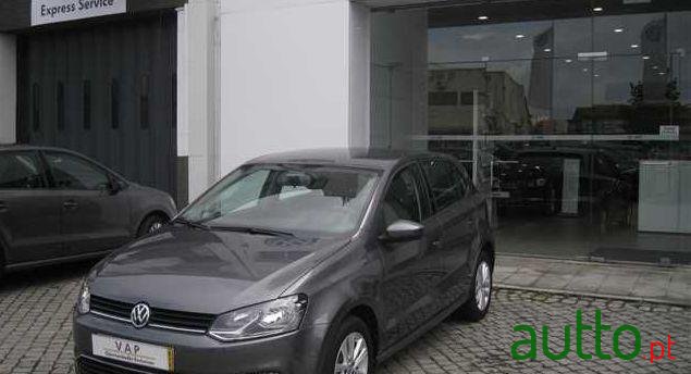 2016' Volkswagen Polo 1.0 Confortline photo #2