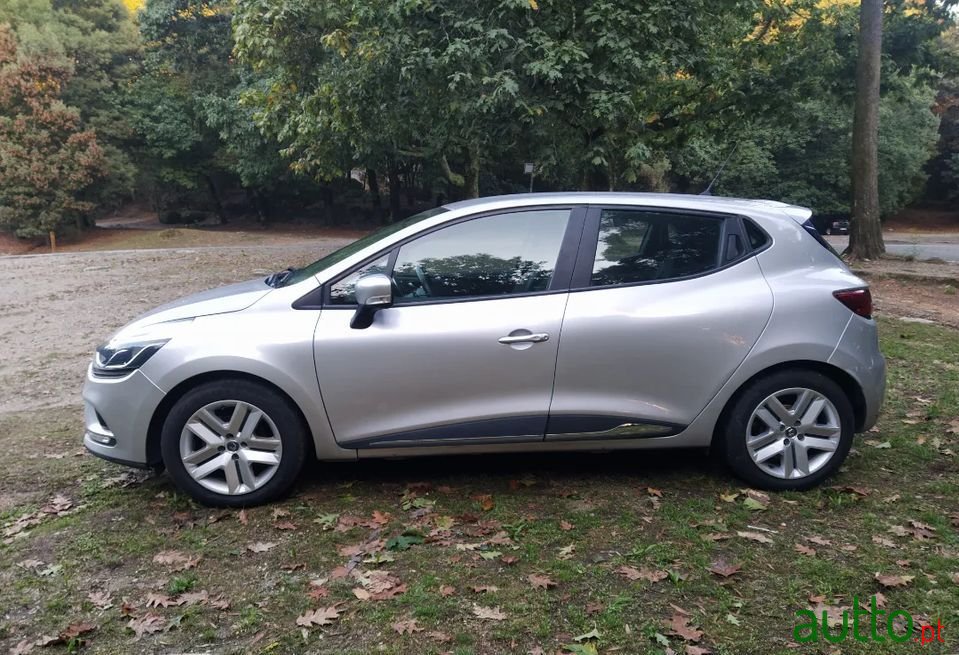 2016' Renault Clio photo #2
