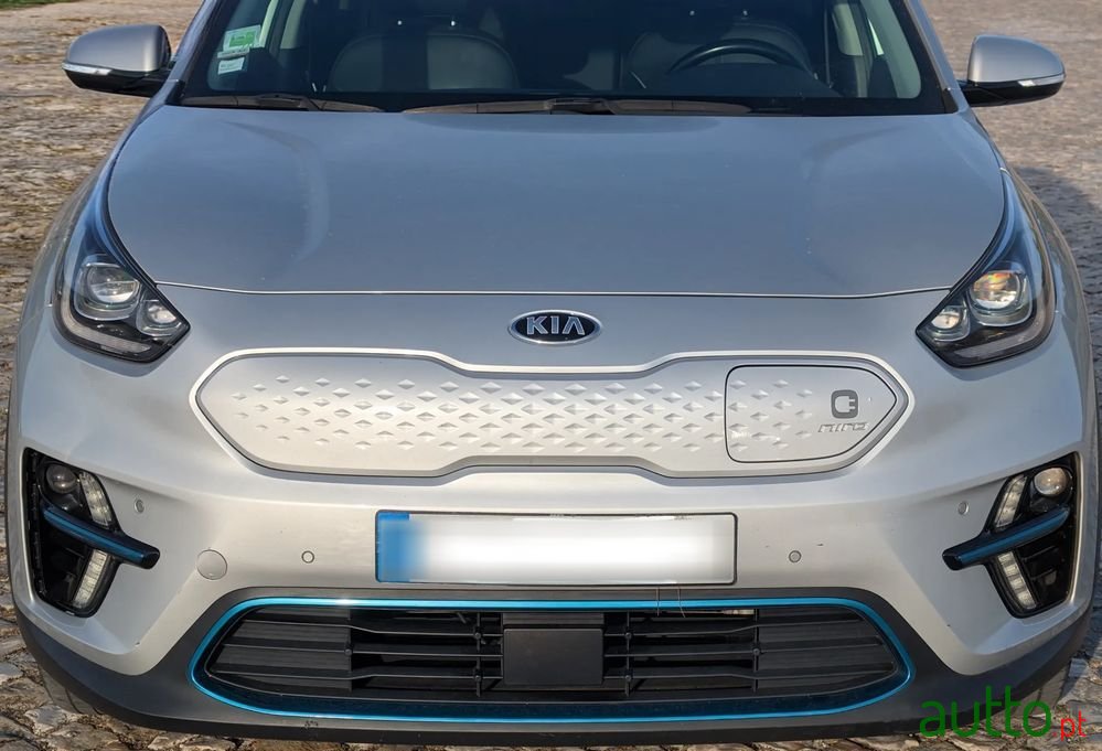 2020' Kia Niro photo #3