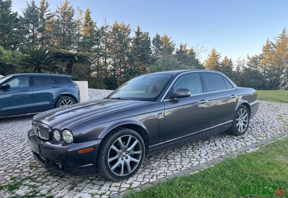 2007' Jaguar XJ photo #6