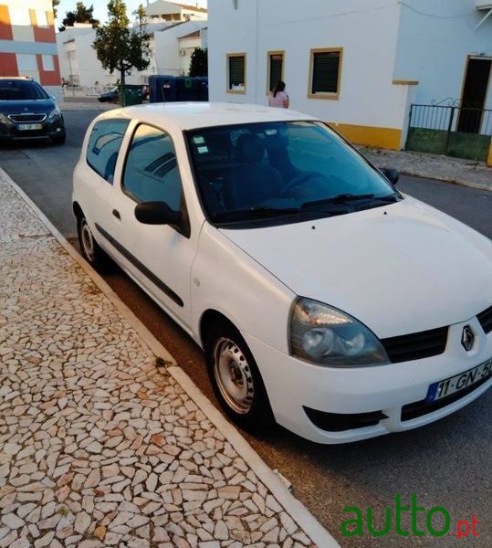 2008' Renault Clio photo #1