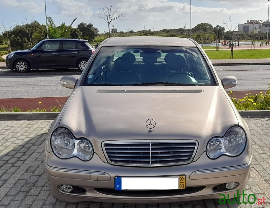 2002' Mercedes-Benz C-220 photo #1