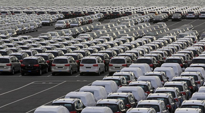 Vendas de carros em Portugal voltam a cair em abril