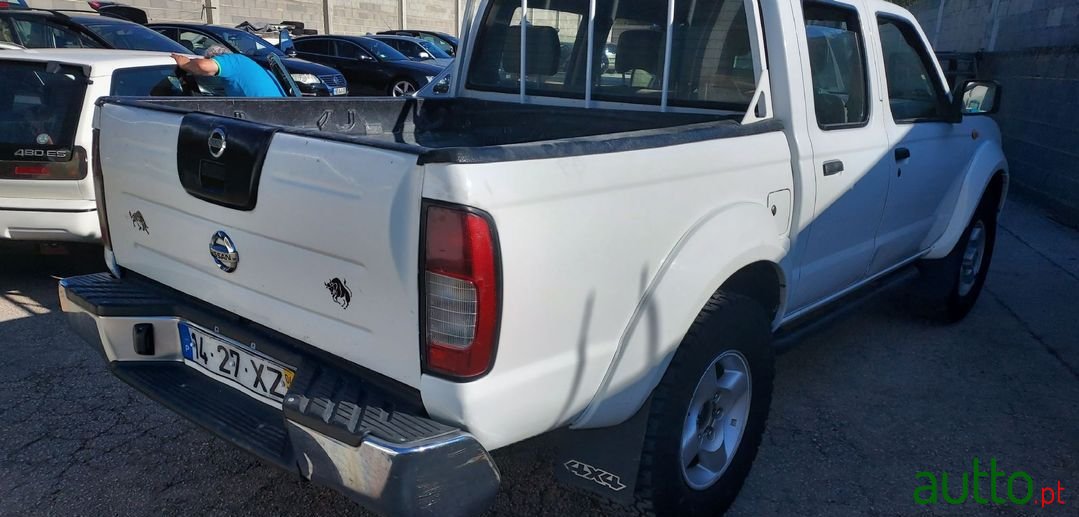2004' Nissan Navara photo #2