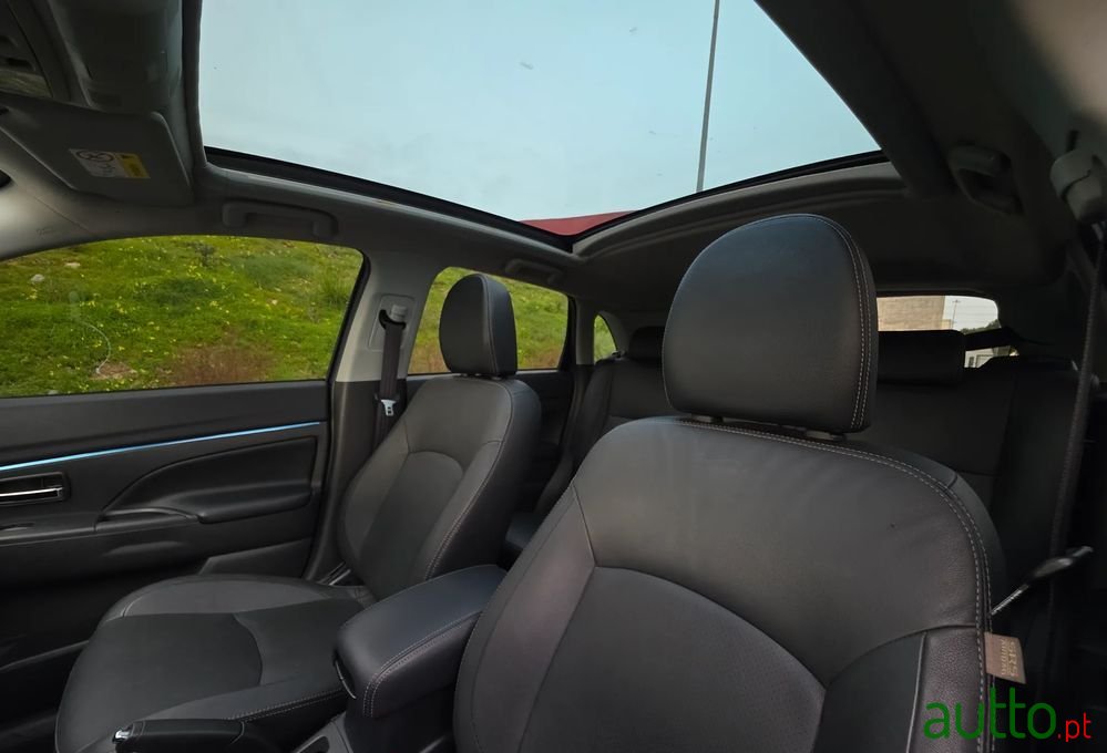 2019' Mitsubishi ASX photo #6