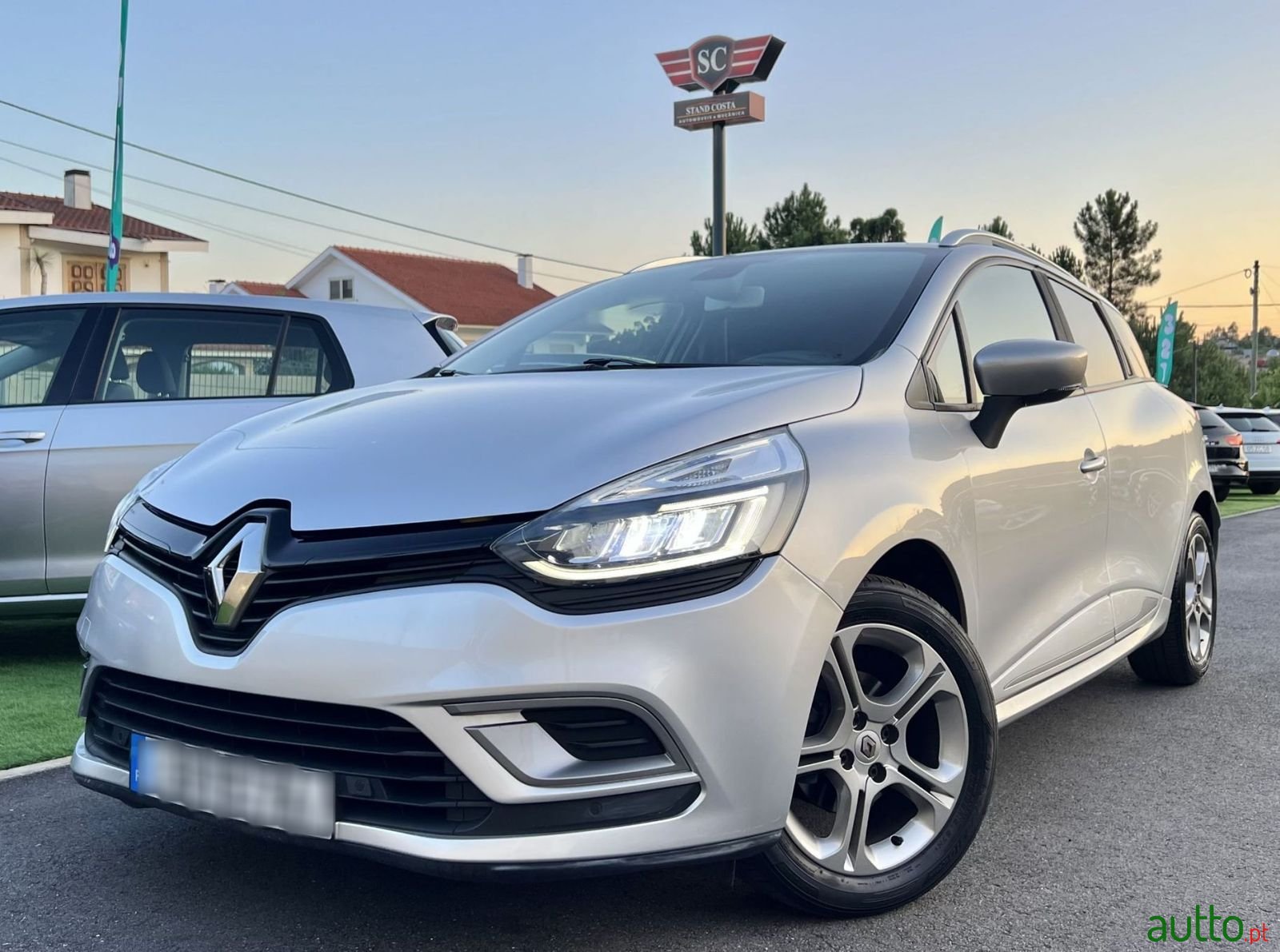 2017' Renault Clio Sport Tourer photo #1