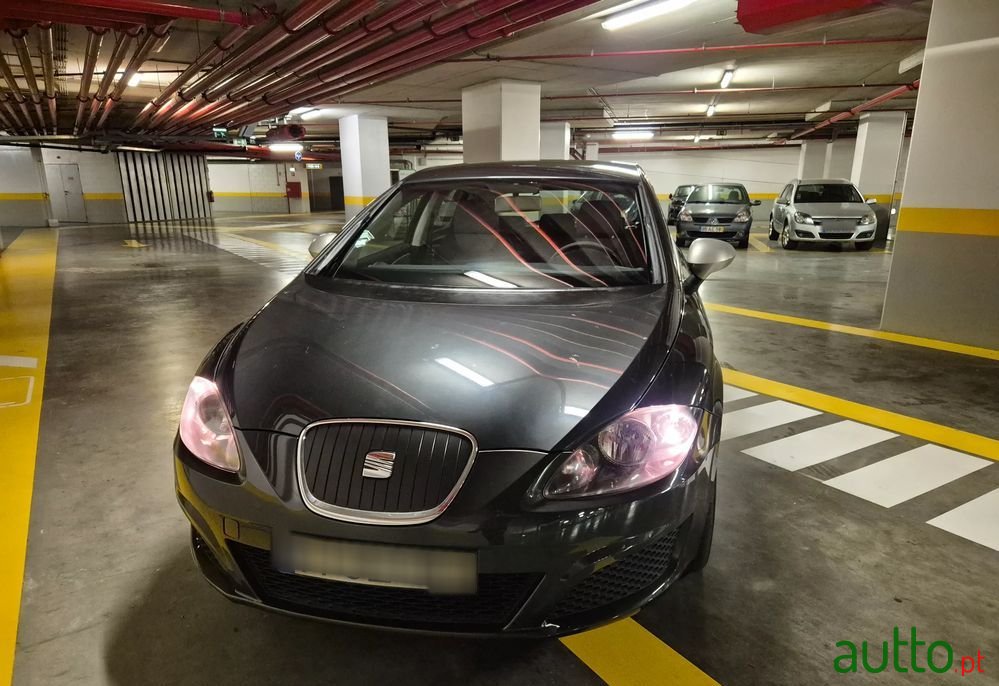 2011' SEAT Leon photo #5