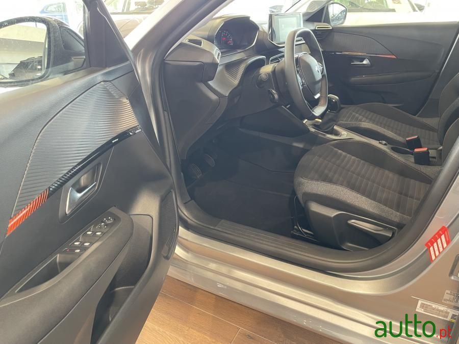 2022' Peugeot 208 photo #5