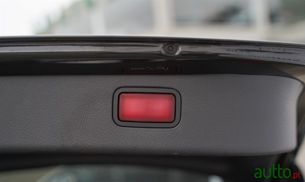 2022' Mercedes-Benz Classe C photo #5