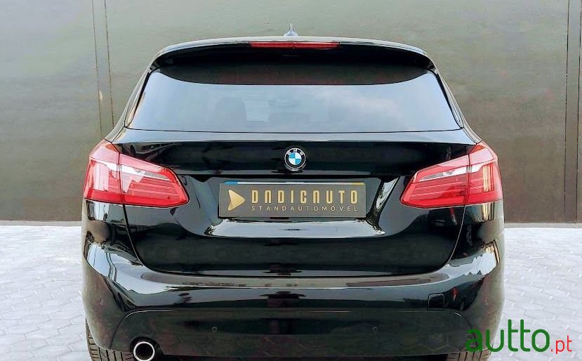 2017' BMW 216 Active Tourer photo #3