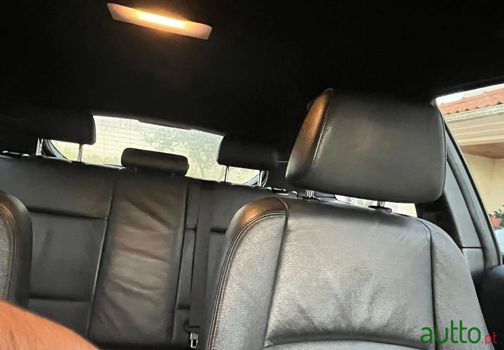 2010' BMW 116 D photo #6