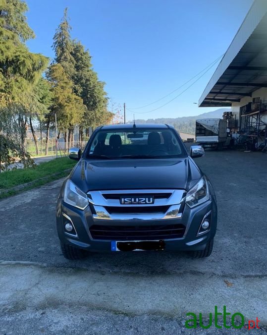 2019' Isuzu D-Max photo #4