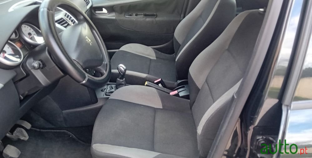 2008' Peugeot 207 1.4 16V Open photo #4