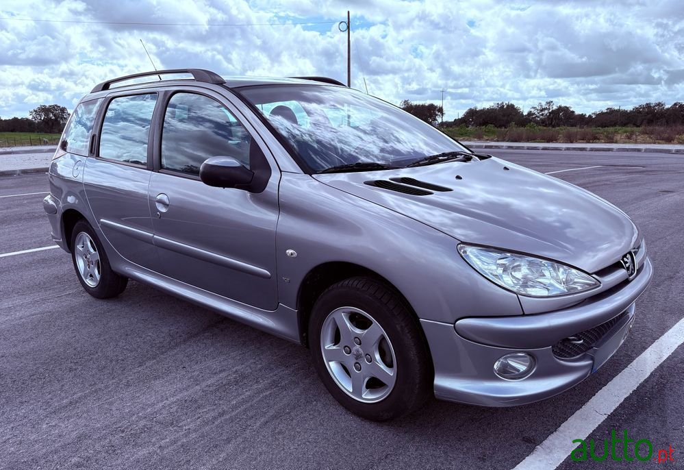2005' Peugeot 206 Sw photo #1