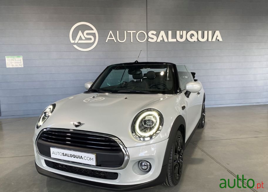 2020' MINI Cabrio photo #1
