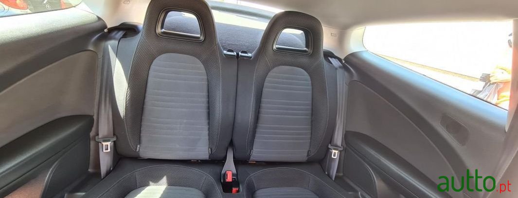 2010' Volkswagen Scirocco photo #3