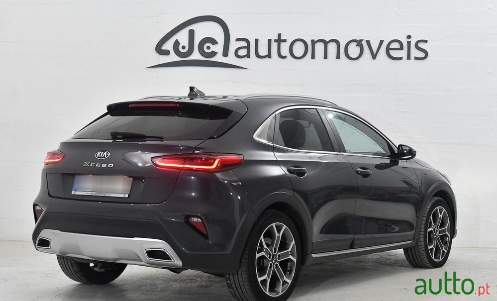 2020' Kia XCeed 1.6 Crdi Mhev Tech photo #2