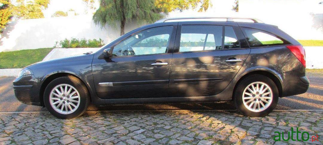 2007' Renault Laguna Break photo #2