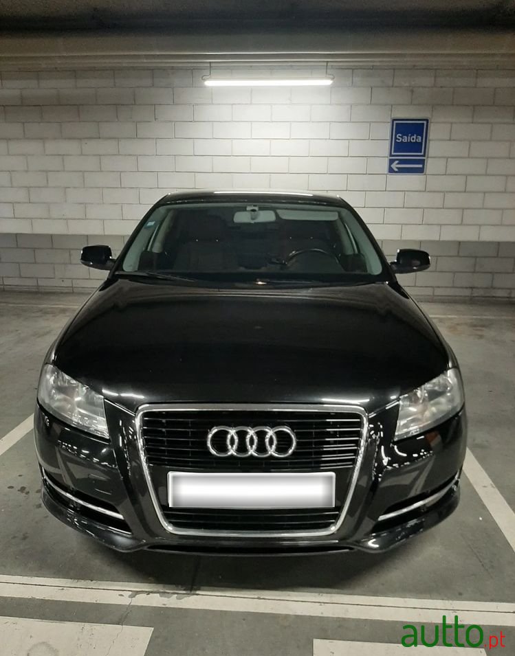 2011' Audi A3 Sportback photo #1