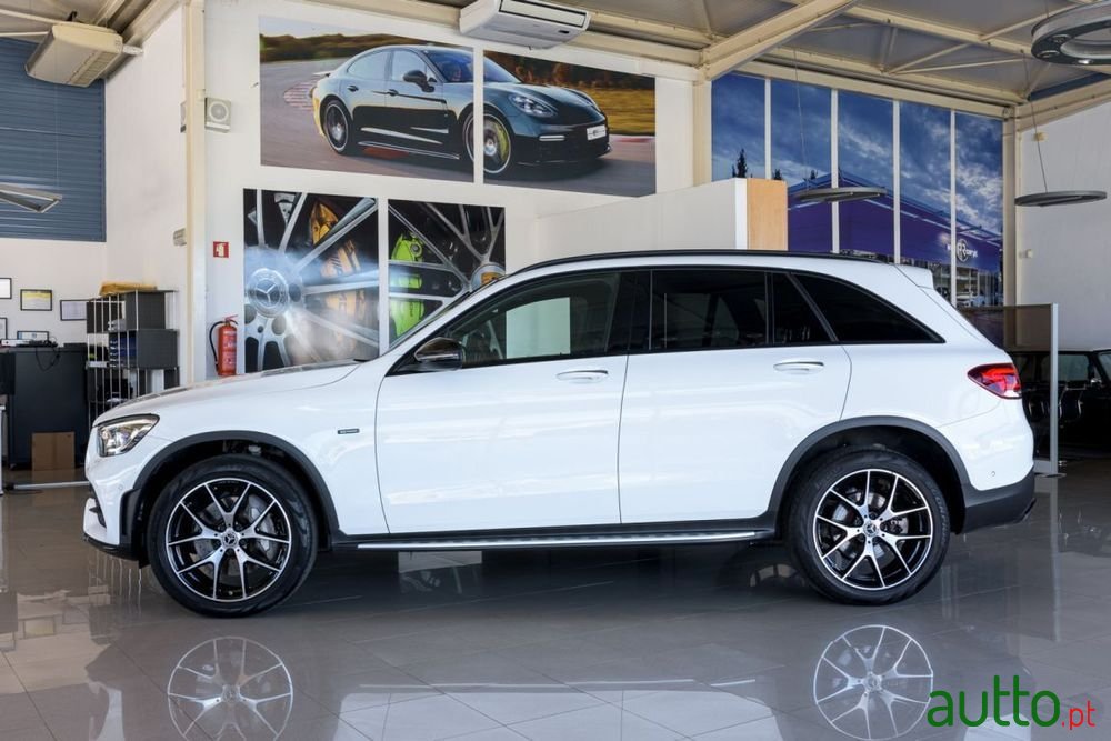 2021' Mercedes-Benz Classe Glc De 4Matic photo #3