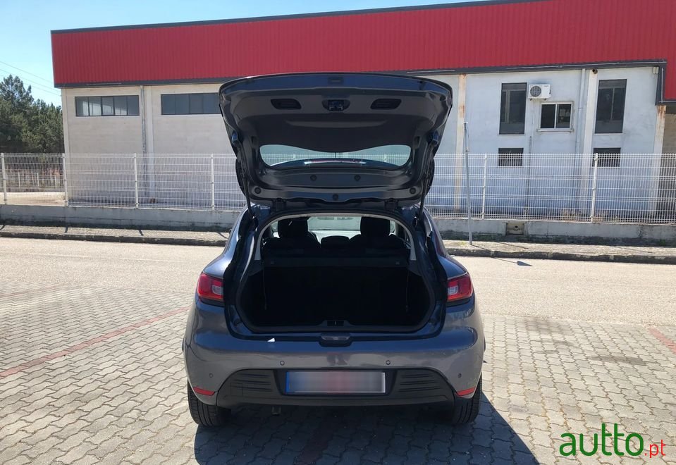 2019' Renault Clio photo #5