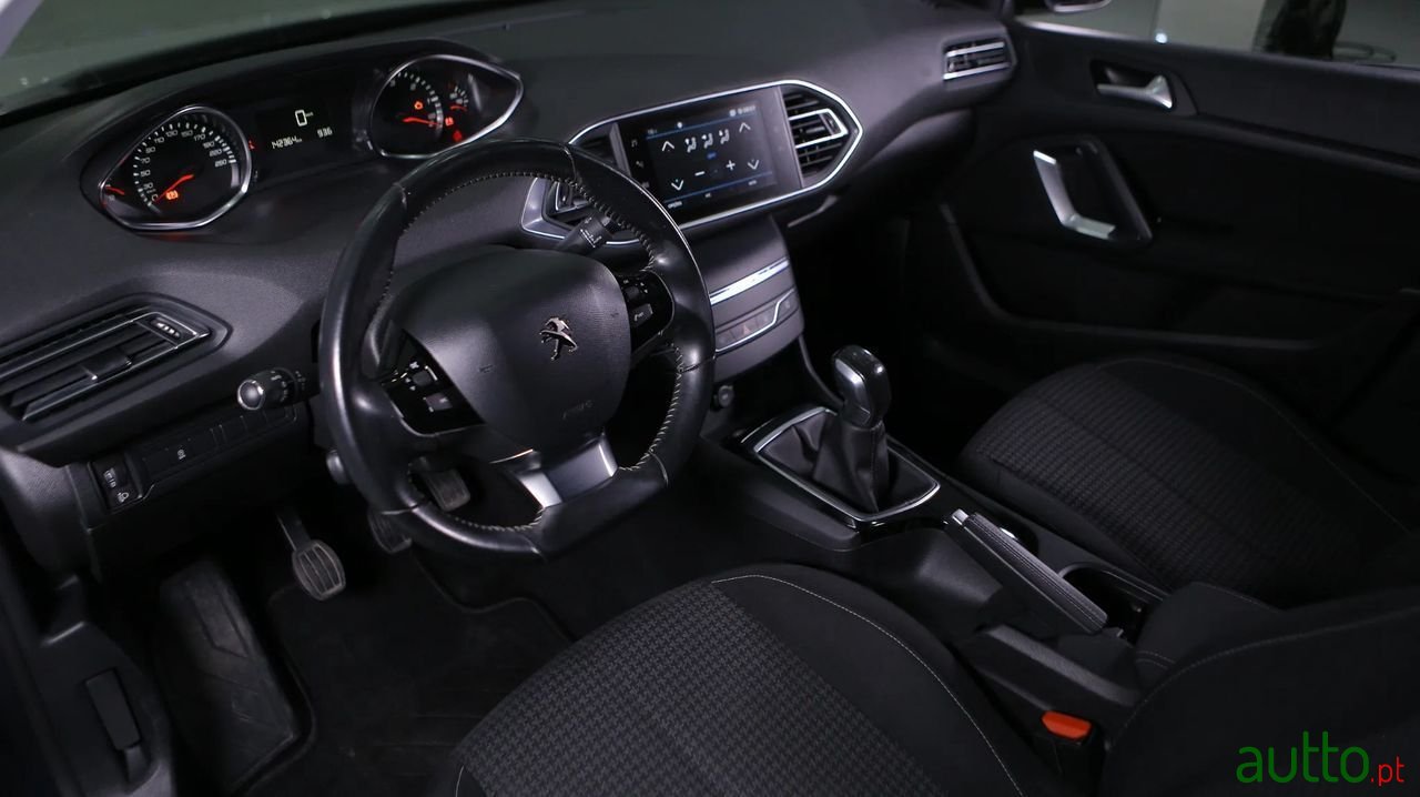 2018' Peugeot 308 Sw photo #6