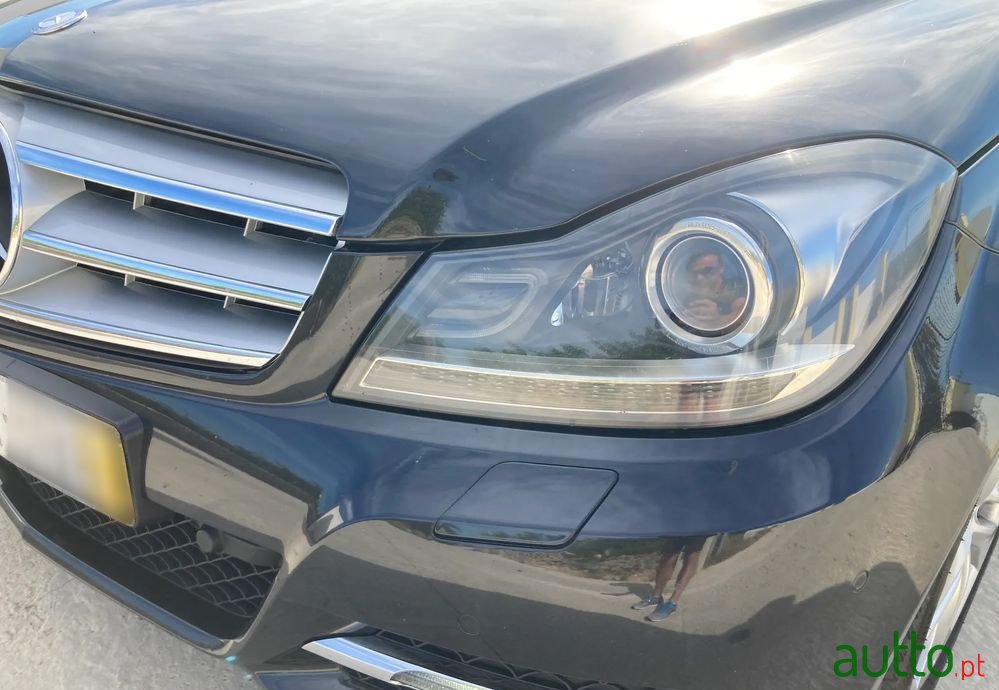 2011' Mercedes-Benz C 220 photo #5