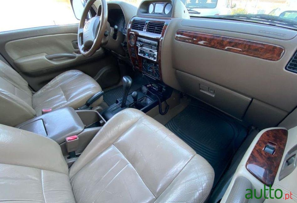 2001' Toyota Land Cruiser photo #5