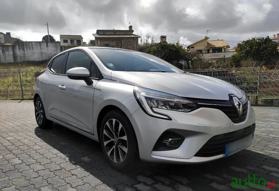 2020' Renault Clio photo #2