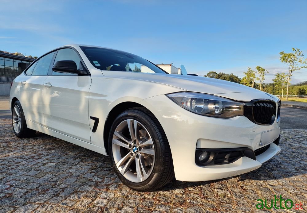 2014' BMW 318 Gran Turismo photo #4