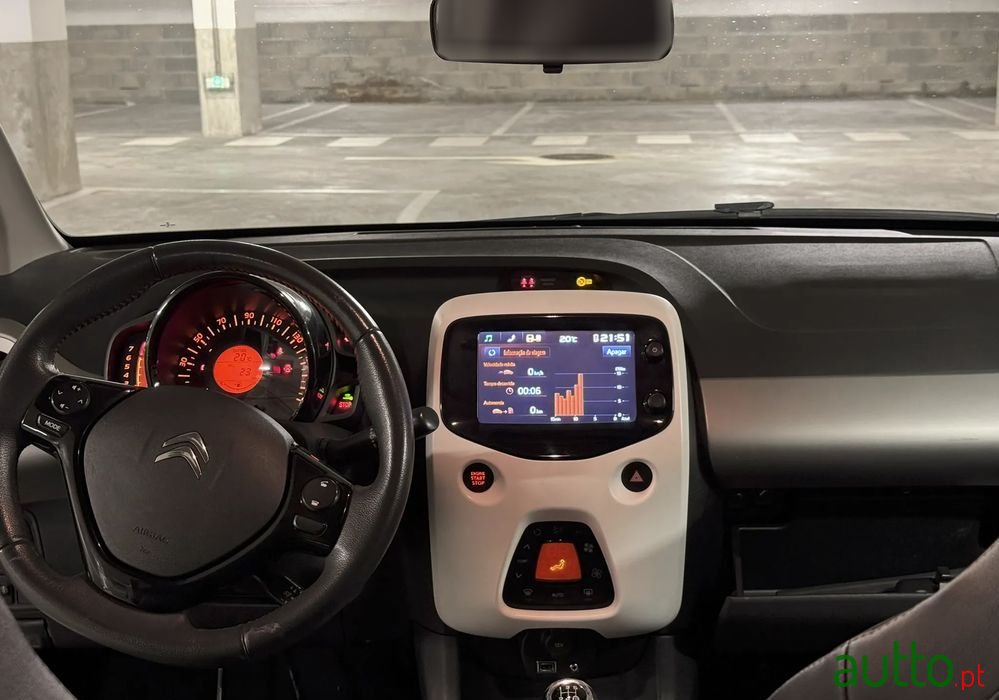 2014' Citroen C1 1.2 Vti Shine photo #5